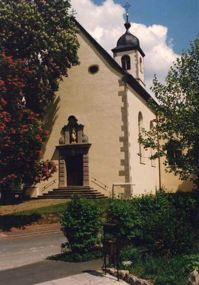  Haupteingang in die Kreuzkapelle